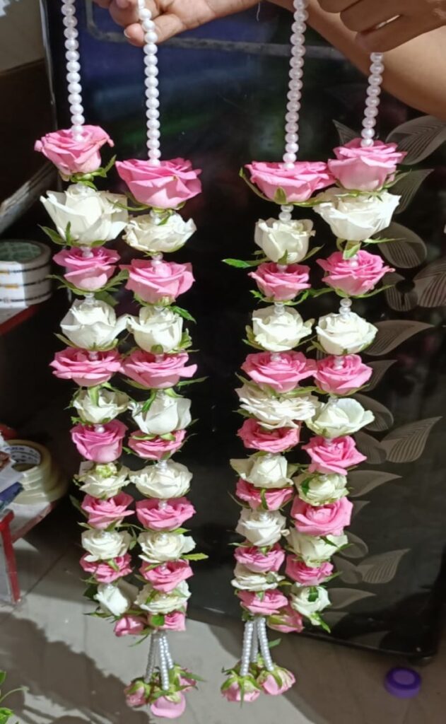 Online Flower Delivery in Kanpur, Rose petals mala for Online Delivery, Flower Delivery in Kanpur